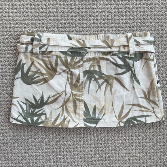 Zara TRF Jungle-Print Low Rise Pleated Mini Skirt Size 4 - Picture 7 of 11
